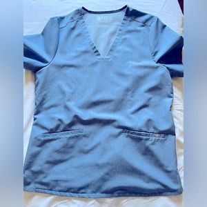 FIGS Casma Three-Pocket Scrub Top Ceil Blue Women Large